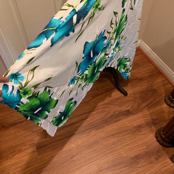 Green/blue hibiscus floral print  dress - Picture 4 of 5